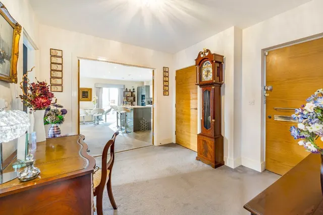 Blagrove Road, TW11, photo 3