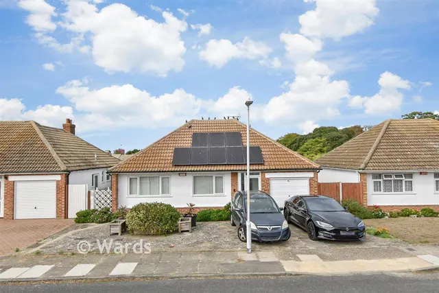 St. Michael's Avenue, Margate, CT9, photo 1