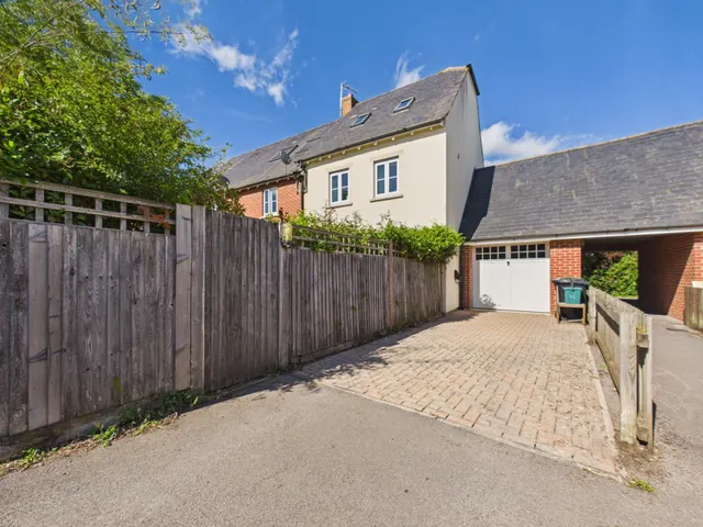Photo 2 — Fallows Road, Reading, RG7