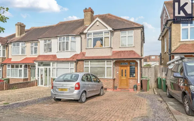 Stoneleigh Avenue, Worcester Park, KT4, photo 1
