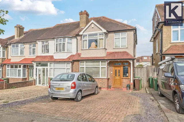 Stoneleigh Avenue, Worcester Park, KT4, photo 1