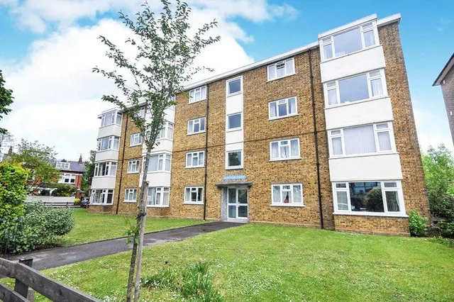 Westcombe Park Road, London, SE3, photo 1