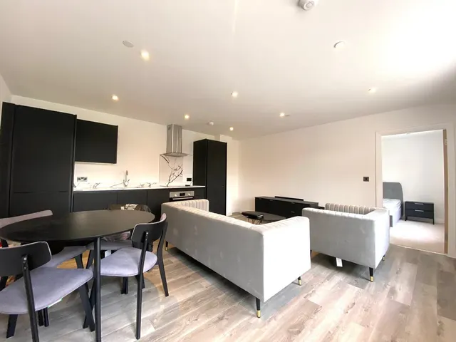 Swan Courtyard, Yardley, B26, photo 1