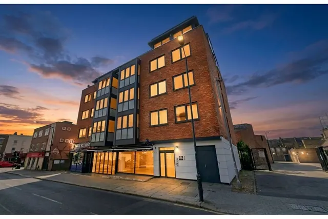 Manor Park Road, London, photo 1