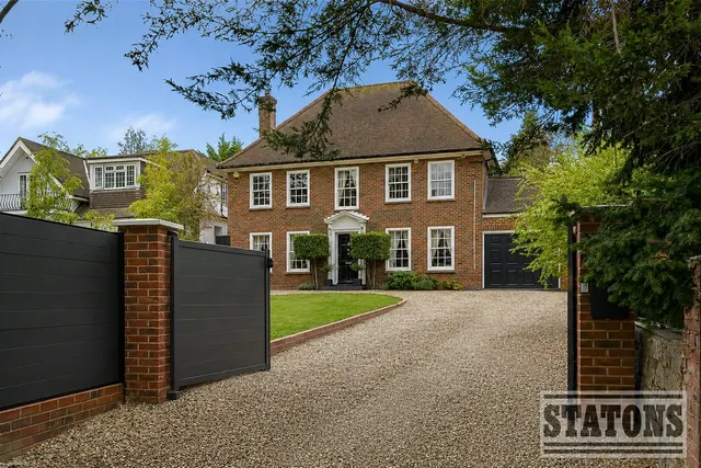 Barnet Road, Arkley, Hertfordshire, EN5 3LW, photo 1