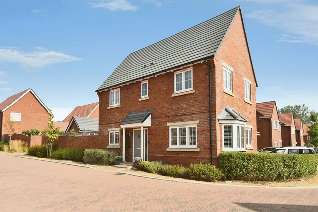 Benfield Place, Shrivenham, Swindon, photo 1
