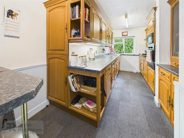 Friars Rookery, Three Bridges, RH10, photo 3