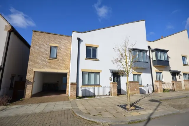 Ashby Wood Drive, Upton, Northampton, NN5, photo 1
