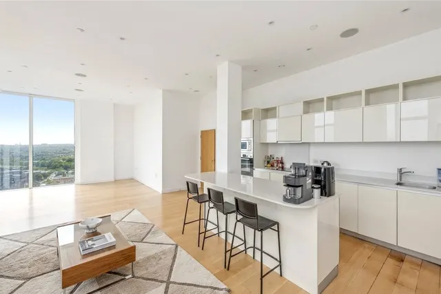 Photo 2 — Woodberry Grove, London, N4