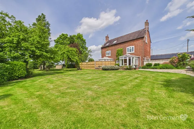 Marston Bank, photo 1