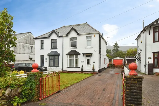 Pontardawe Road, Clydach, SA6, photo 1