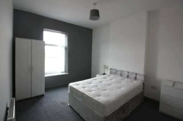 College Road, Rotherham, photo 3