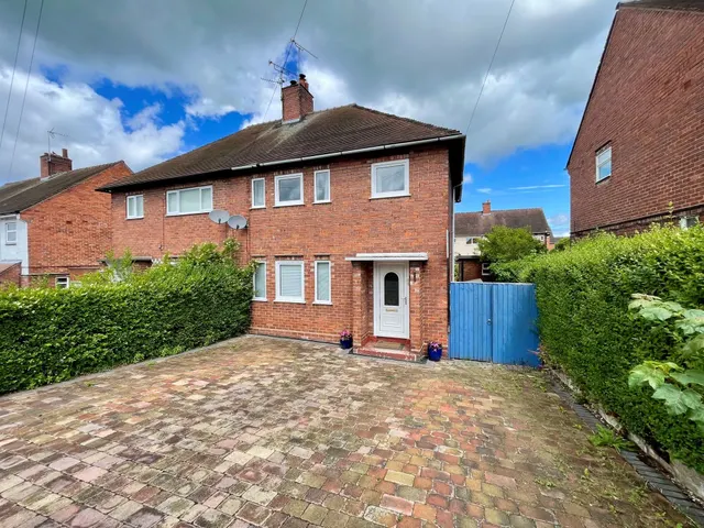 Queens Drive, Frodsham, photo 1