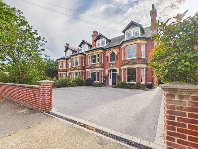 The Avenue, Lowestoft, Suffolk, NR33 7LH, photo 1