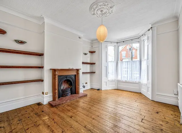 Photo 2 — Beaconsfield Road, New Southgate, N11