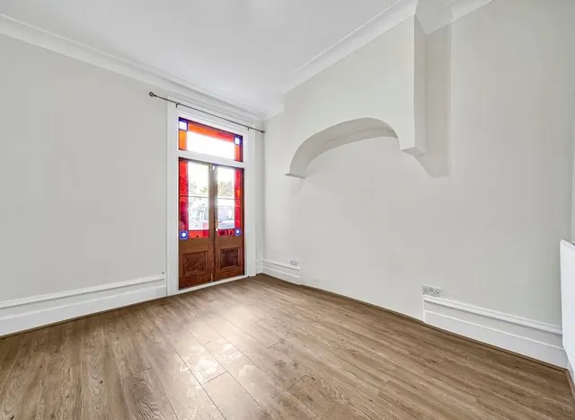 Photo 3 — Beaconsfield Road, New Southgate, N11