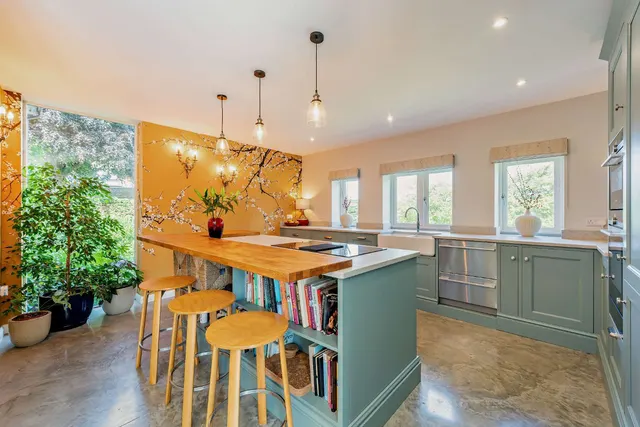 Photo 3 — Petworth Road, Haslemere, Surrey, GU27 2HX
