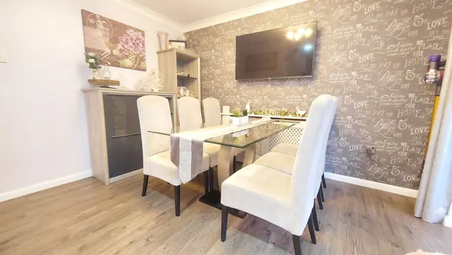 Photo 3 — Hawthorn Road, Bourne, PE10