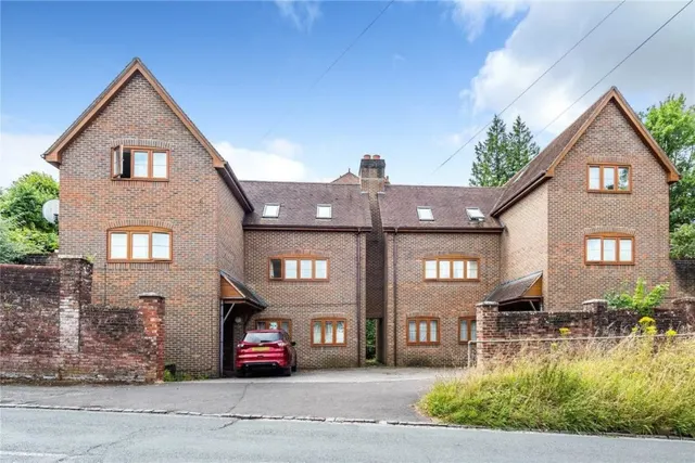 Alresford Road, Winchester, photo 1