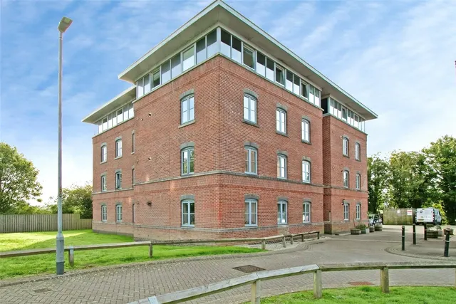 Brunel Court, Truro, TR1, photo 1