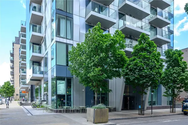 Photo 3 — Devan Grove, London, N4 2GL