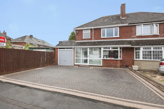 Apsley Road, Oldbury, photo 1