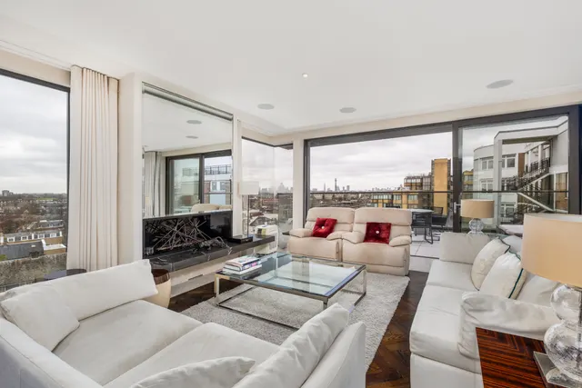 Queen's Court, St John's Wood, London, photo 1