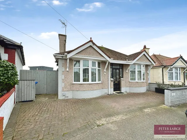 Bridgegate Road, Rhyl, Denbighshire, LL18 4BL, photo 1