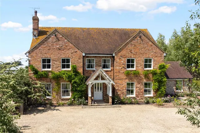 Dauntsey, Nr Malmesbury, Wiltshire, SN15 4HW, photo 1