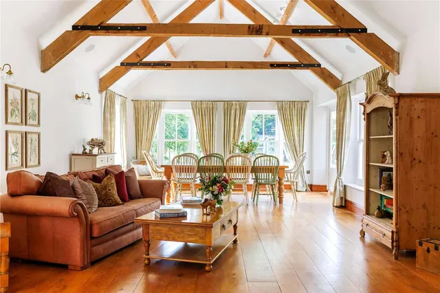Photo 2 — Dauntsey, Nr Malmesbury, Wiltshire, SN15 4HW