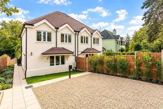 Weyside Road, Guildford, GU1, photo 1