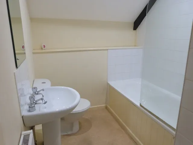 High Street, Pershore, WR10, photo 2