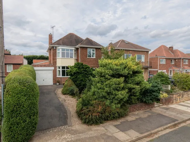 The Close, Beeston, NG9, photo 1
