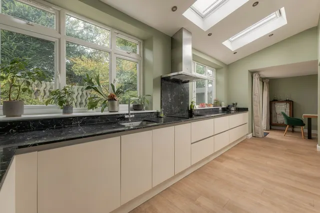 The Close, Beeston, NG9, photo 2