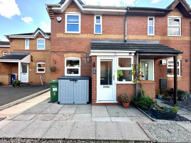 Caister, Amington, B77, photo 1