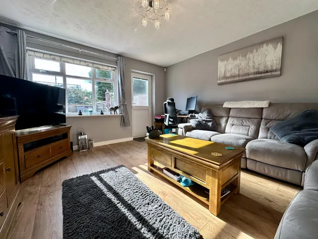 Caister, Amington, B77, photo 2