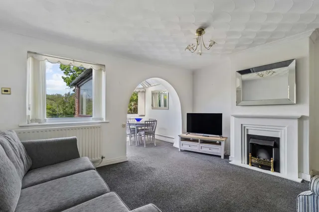Photo 3 — Woodford Close, Thelwall, Warrington, Warrington, WA4 2NA