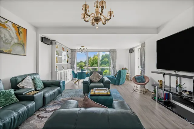 Kew Bridge Road, Brentford, TW8, photo 2