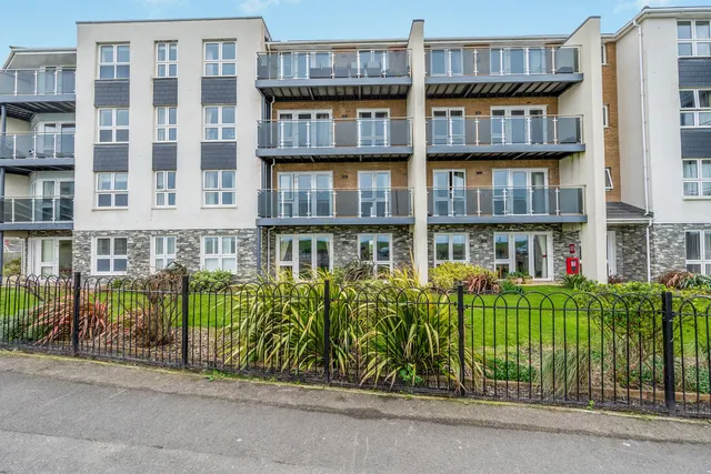 1 bedroom flat, Narrowcliff, Newquay, TR7