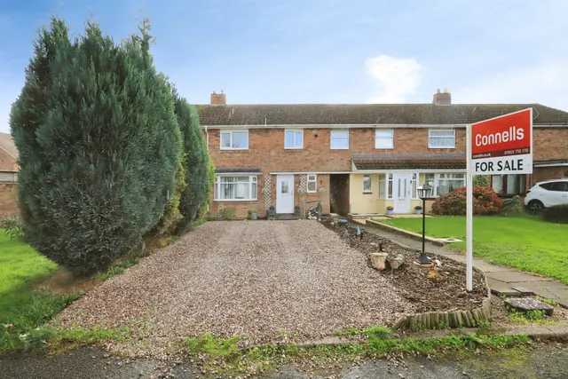 Romsey Grove, Fordhouses, WV10, photo 1