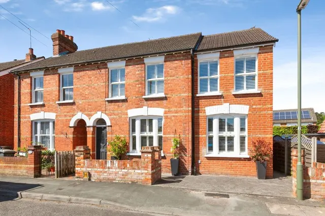 Clarence Street, Egham, Surrey, TW20, photo 1
