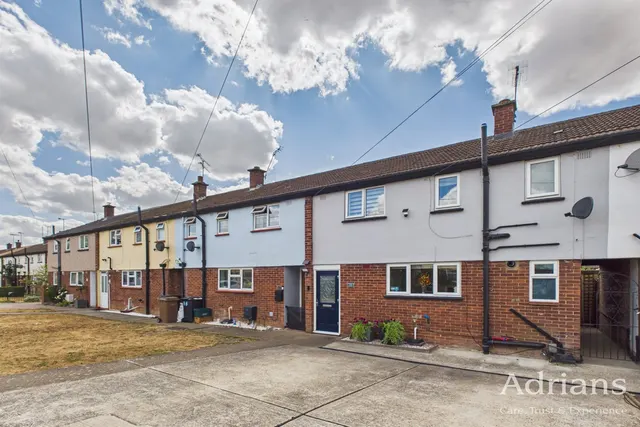 Pines Road, Chelmsford, CM1, photo 1