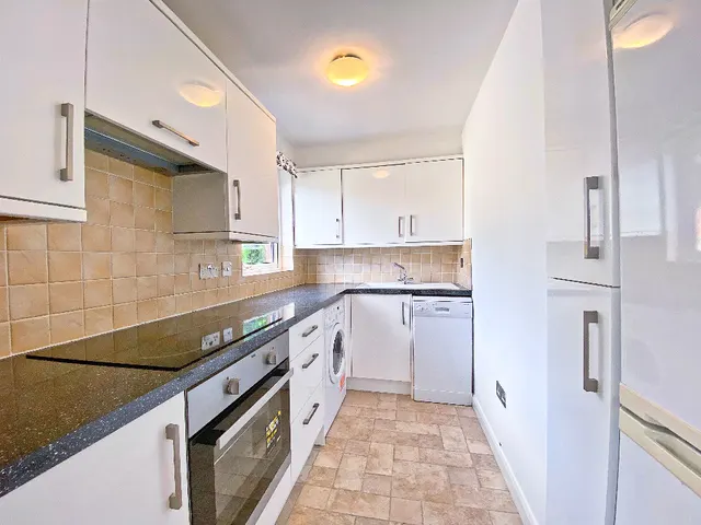 Berkeley Drive, Basingstoke, RG22, photo 2