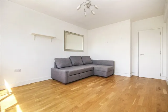 Streatham Hill, London, SW2, photo 2