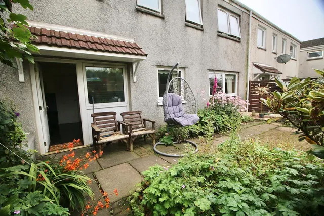 Abbotsford Place, Greenfaulds, G67 4BJ, photo 1