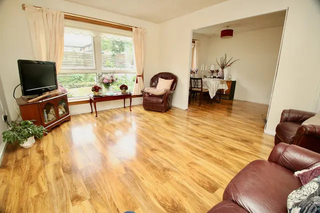 Photo 2 — Abbotsford Place, Greenfaulds, G67 4BJ