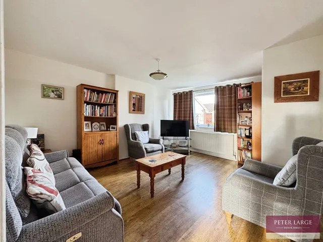 Llys Tudur, Rhyl, LL18, photo 2