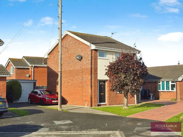 Llys Tudur, Rhyl, Denbighshire, LL18 4AX, photo 1