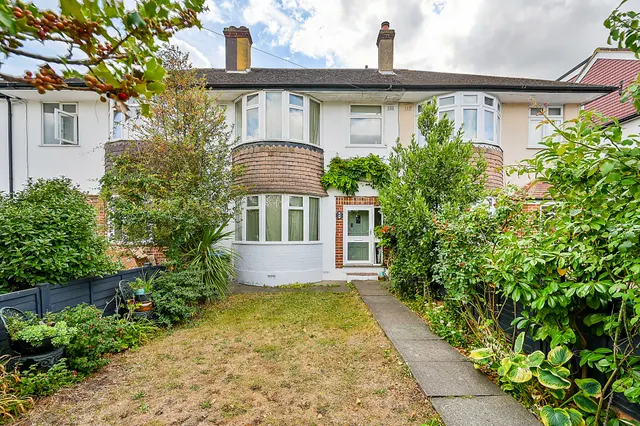10 Cannon Way, West Molesey, photo 1
