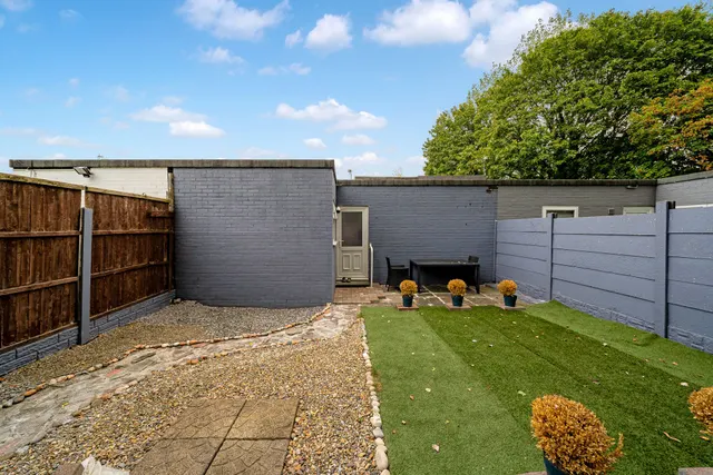 Photo 2 — Cotton Lane, Halton Lodge, Runcorn, Runcorn, WA7 5NE